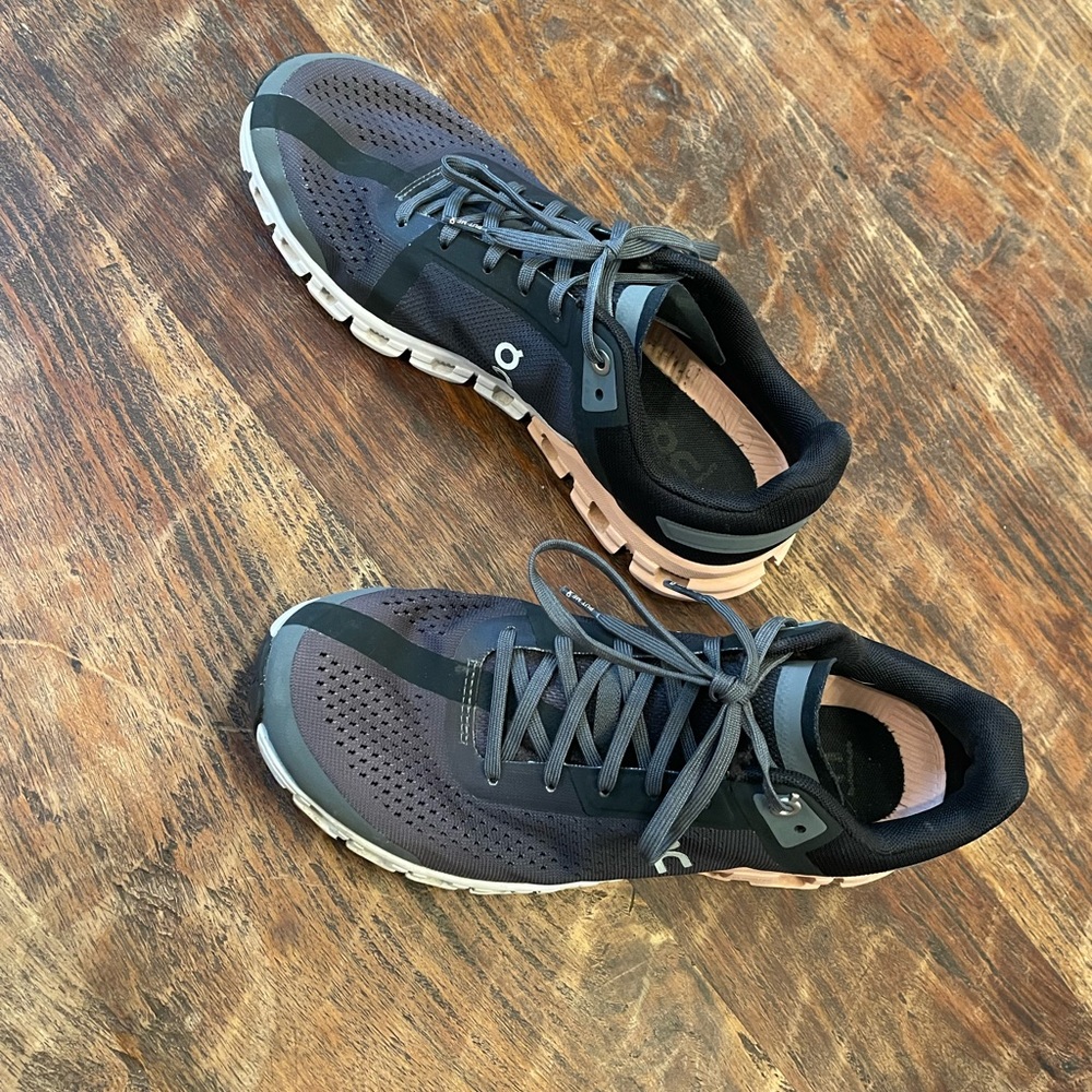 On Clouds size 7.5